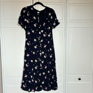 Never worn button up GAP dress, size 12
